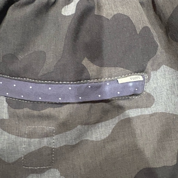 Vuori Banks Shorts Mens Medium Drawstring Stretch Performance Grey Camo Gym V330 - Picture 11 of 14